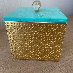 Kendr Scott jewelry box. UNIQUE